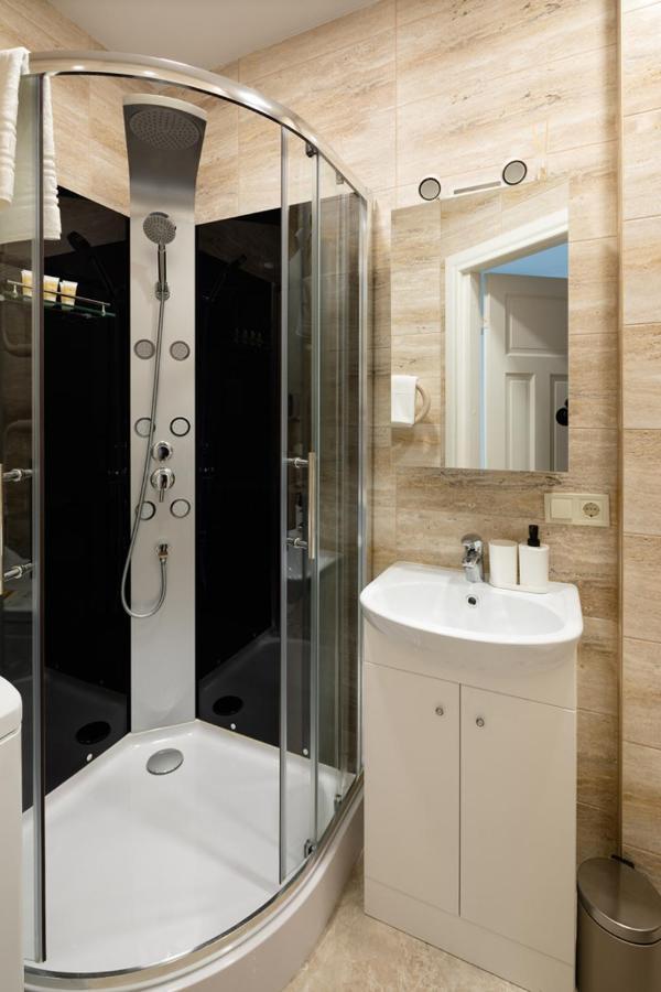 Cozy 2 Bedroom Apartment In Riga Centre Zewnętrze zdjęcie